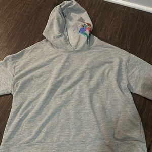 beautiful embroidery sweatshirt!!